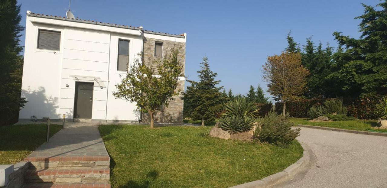 Sunny Sani Luxury Villas Экстерьер фото